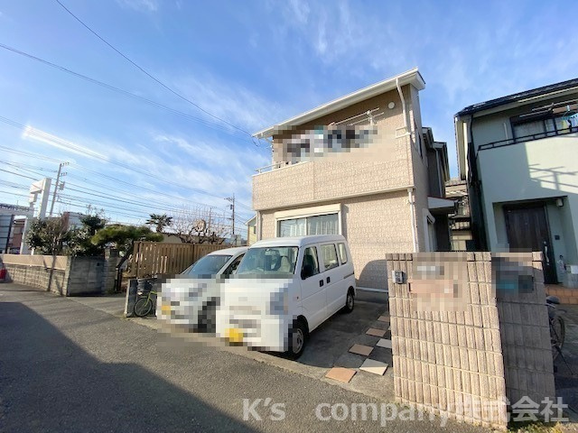 寒川町大曲2丁目　中古戸建の前面道路含む現地写真|交通量の少ない道路です