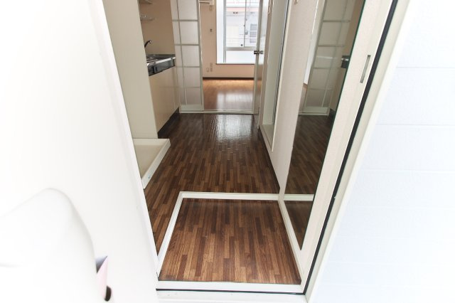 ベルメゾン・スギⅡの玄関