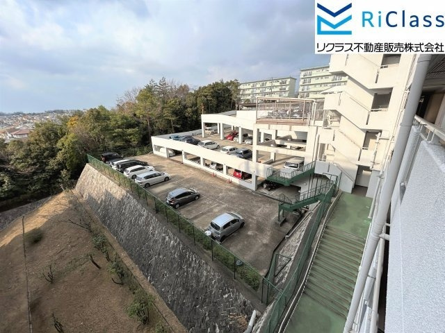 グランドパレス君影の駐車場|駐輪場です
