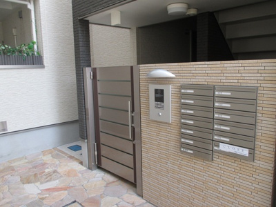 【エントランス】 | フジパレス豊新５番館 | 外観にマッチしたエントランスです
