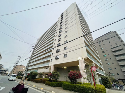 【外観】 | ファミール緑橋 | □リフォーム済み！
◯南西角部屋で陽当たり良好！
●2路線利用可能！大阪メトロ千日前線「今里」駅徒歩7分
◯全室収納付きですっきりしたくらし