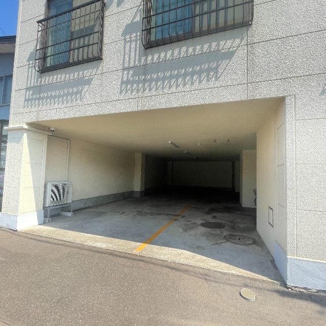 コーポあなやまの駐車場