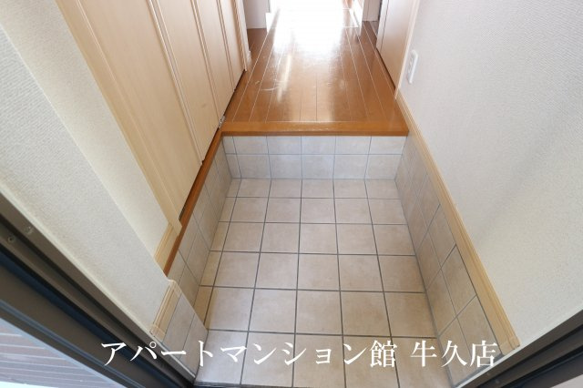 サンセールアダチの玄関