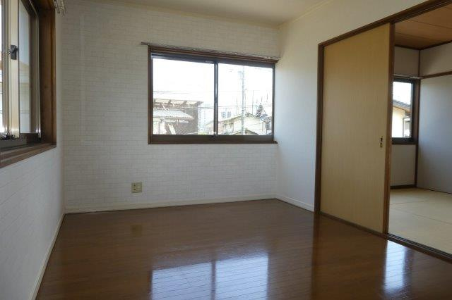 フリージア倉敷の洋室