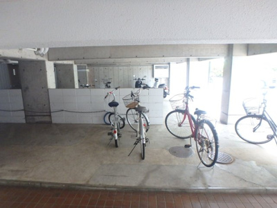 【その他共用部分】 | モンセリーチェ甲東園 | 駐輪スペースです