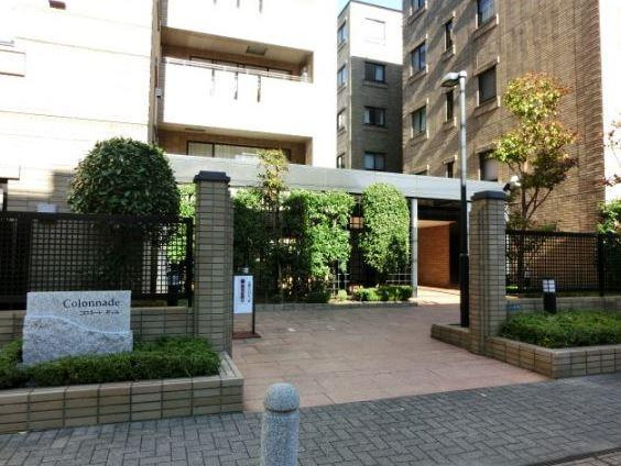 コロネード市ヶ谷のエントランス|コロネード市ヶ谷