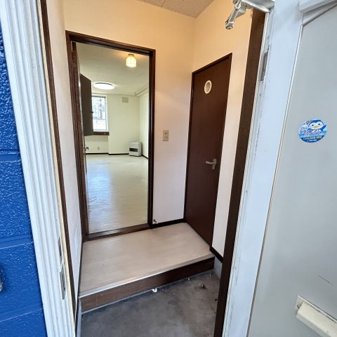 エクセル東和の玄関