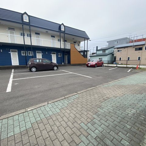 エクセル東和の駐車場