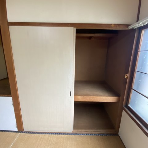 登別市栄町1丁目13-2戸建の収納