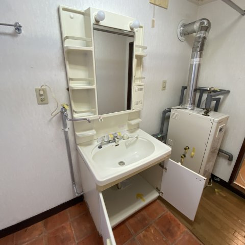 登別市栄町1丁目13-2戸建の洗面所