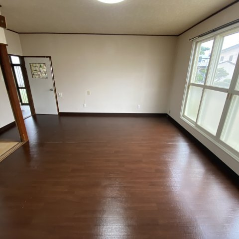 登別市栄町1丁目13-2戸建の居間・リビング