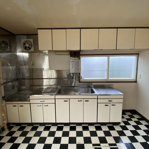 登別市栄町1丁目13-2戸建のキッチン