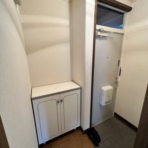 住吉アパートの玄関|シンプルで使いやすい玄関です