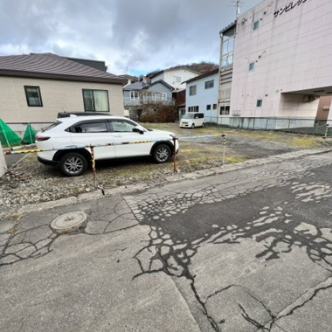 住吉アパートの駐車場|カースペースがあります