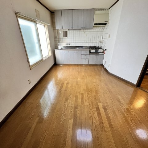 住吉アパートの居間・リビング|使いやすいリビングです