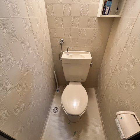 住吉アパートのトイレ|コンパクトで使いやすいトイレです