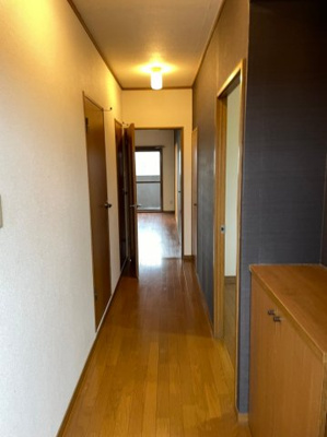 【その他共用部分】 | メリア・シエスタ | 玄関からリビングまで一直線の廊下になります。