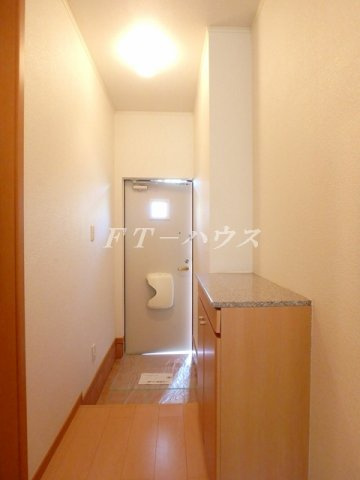 プラウド幕張本郷Ⅴの玄関