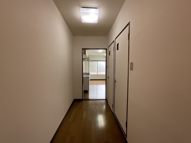 【内装】 | サンマルコ壱番館 | 手前が洗面所、奥がトイレです