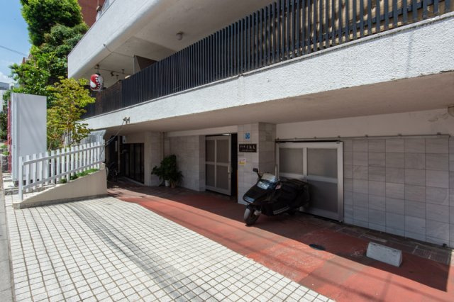 【駐車場】