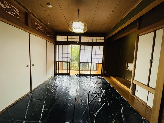 鶴田借家のロビー