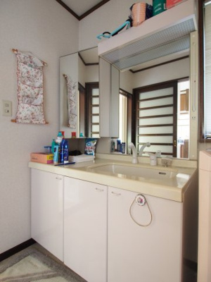 【洗面所】 | 中古戸建 南向台１丁目 | 1階洗面所です。