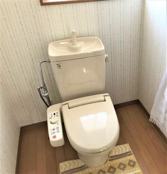 【トイレ】 | 1・2階にトイレがあります。どちらにも窓があるので明るいです。
