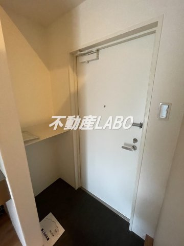 WISTERIA GARDENの玄関