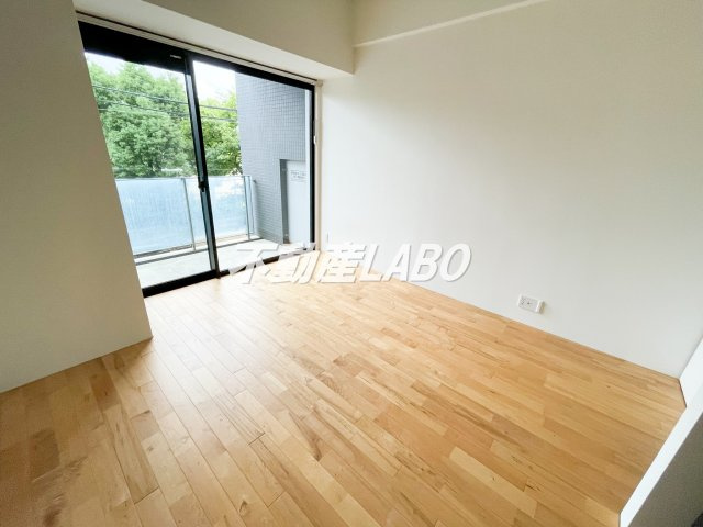 WISTERIA GARDENの居間・リビング