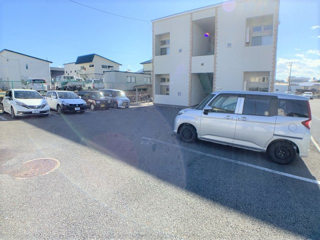 フェリーチェ上堂の駐車場