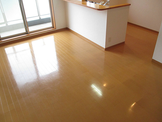 サンライト緑園の居間・リビング