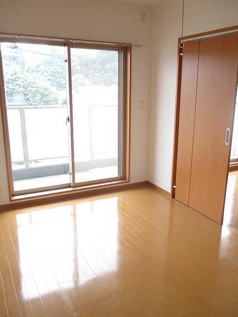 サンライト緑園の居間・リビング