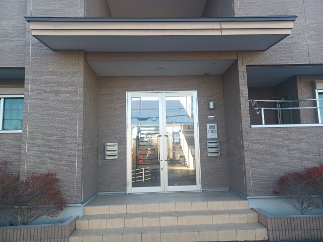 東松山市本町１丁目【ロゼオヒル】 一棟売アパートのエントランス