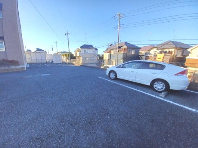 東松山市本町１丁目【ロゼオヒル】 一棟売アパートの駐車場