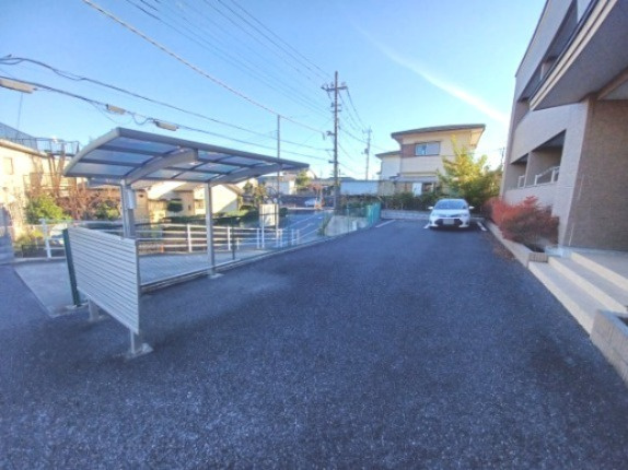 東松山市本町１丁目【ロゼオヒル】 一棟売アパートの駐車場