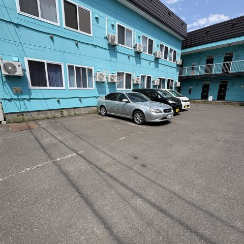 ハイツラポートＤの駐車場