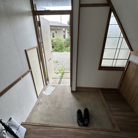 登別マンションの玄関