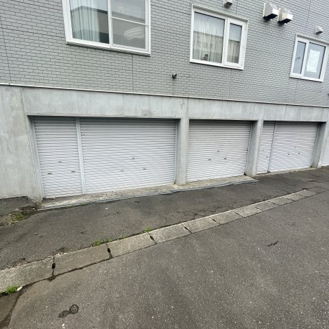 学）ハイツ新生の駐車場