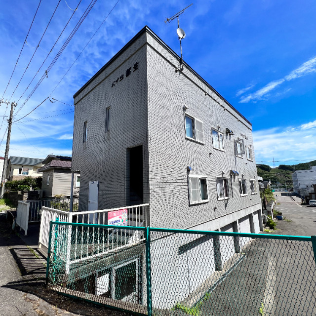 学）ハイツ新生の外観