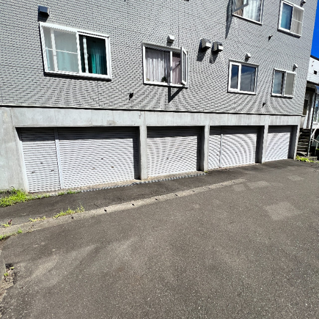 学）ハイツ新生の駐車場