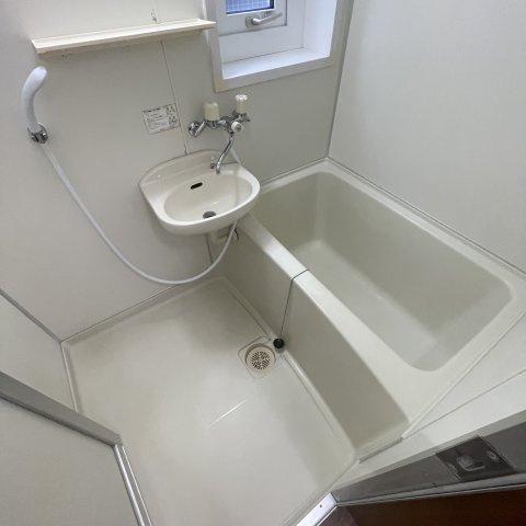 学）ハイツ新生の浴室