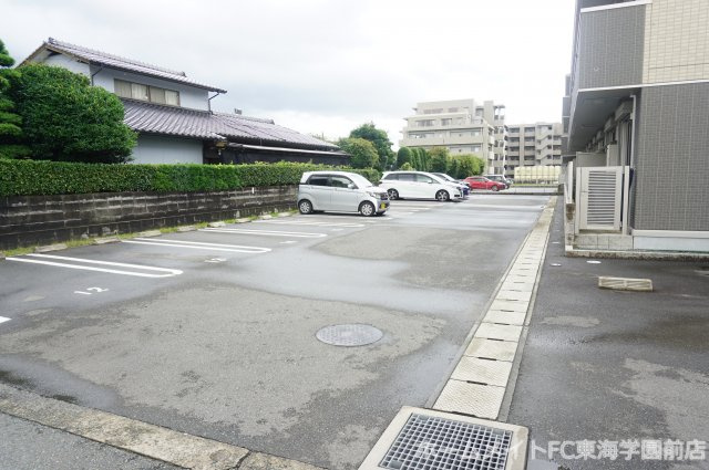 熊本市東区長嶺南３丁目のアパートの駐車場