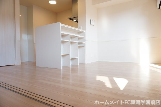 熊本市東区長嶺南３丁目のアパートの居間・リビング