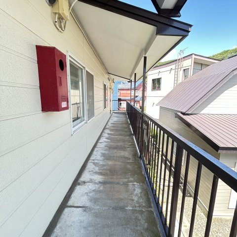 学）サンハイツのロビー