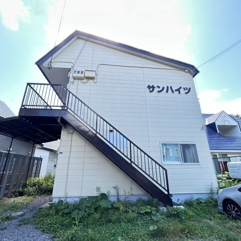 学）サンハイツの外観