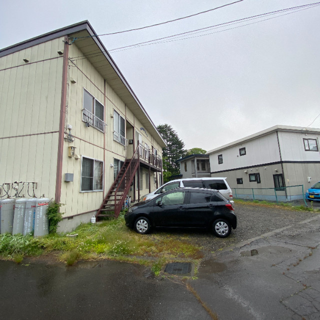 ハイツ・リバーウェーブの駐車場