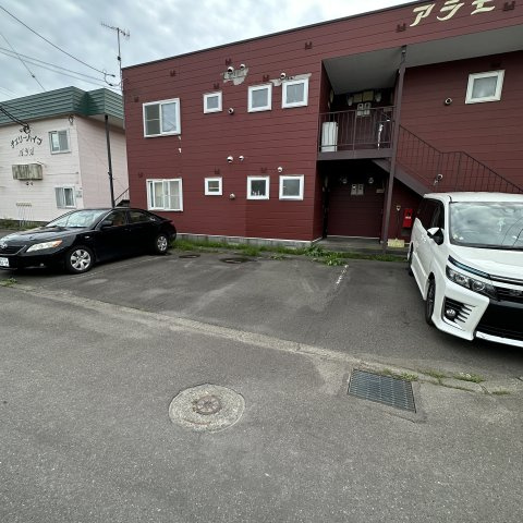 アラモードＳ・Ｋの駐車場