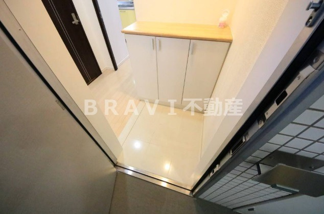 BRAVI上本町（ブラービ上本町）　BRAVI不動産の玄関|【BRAVI上本町】毎日通る玄関はこちらです