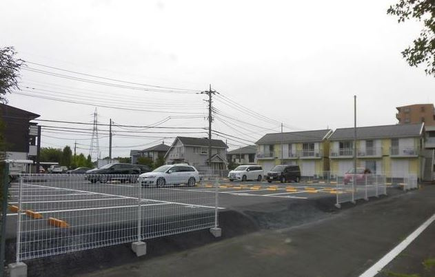 春日駐車場の外観