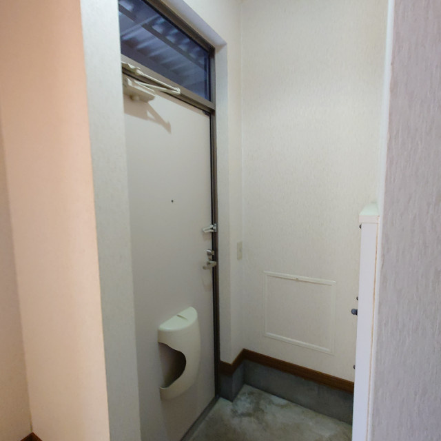 コーポアイリスの玄関